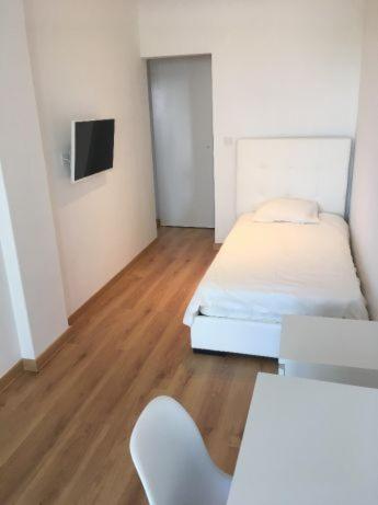 Bedrooms In Modern Guest House Almada Exterior foto